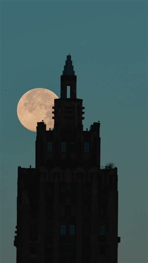 Cold Supermoon Timelapse Over Central Park, NYC