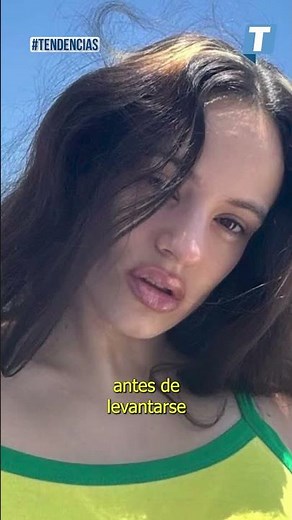 Rosalía flees interview because of a cockroach 🪳 #rosalia