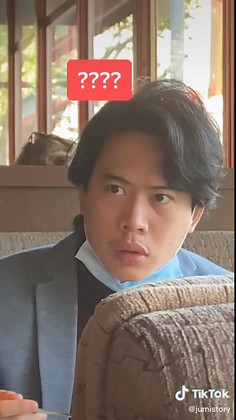 Eating with mask is an art.#HowTo#Covidproblems#covidmask#funnycomedyvideo#comedyskits#coronaproblems#eatingwithmask#funnytiktok#tiktokskits#eatout