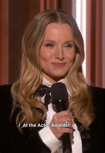 Kristen Bell opens the #ActorAwards with musical tribute to stage names!