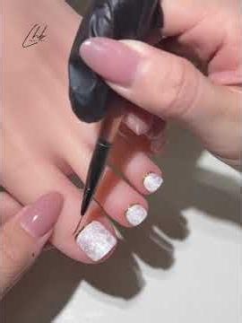 Minimal Marble French Toe Nail Tutorial
