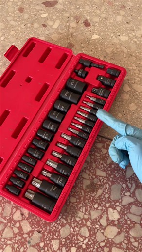 This complete 32-piece Torx set is designed to provide strength, precision, and versatility for a wide range of repairs and maintenance tasks. #SummerVibes #tiktokshopmemorialday #Tools #MechanicTools #herramientas