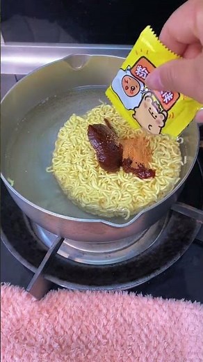 Spicy Ramen Upgrade 🍜🔥 Easy 5-Minute Noodle Hack!