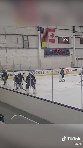 Who's making your 3-on-3 #goalie team? (🎥 Twitter/LizzChild) #sportstiktok #hockey