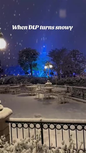 A Magical Snowy Day at Disneyland Paris