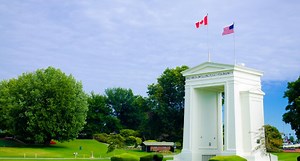 The International Peace Arch reminds us why we can't take good neighbors for granted. | Microsoft