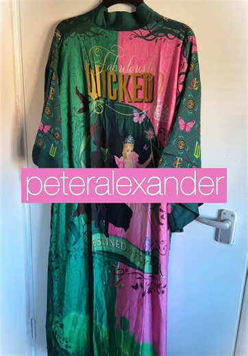 In love with this @Wicked: For Good Robe from @peteralexanderofficialuk 😍🩷💚 #wicked #peteralexander #dressinggown