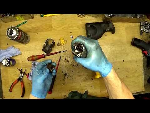 Dewalt DW938 Reciprocating Saw. Stuck blade remove