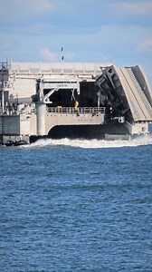 😲🤯SCIFI USS Hellcat (PC-10)🌊🌊 #catamaran #navy #ship #wow #epic #waves #oiltanker #roughseas #sea | Richard LeBel