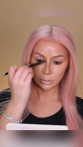 Beautiful Makeup tutorial by @vanitymakeup | Hair Academy TV