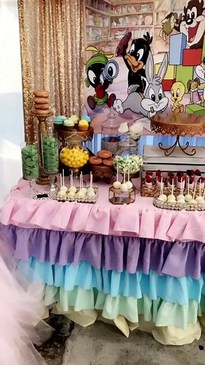 Looney Tunes Baby Shower Theme Decorations