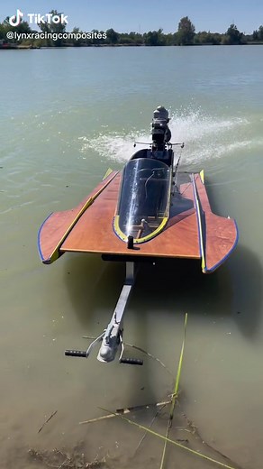 Exciting Hydroplane Races: Speeding Through the Water