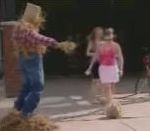 Un épouvantail qui fait vraiment peur