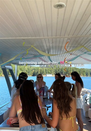 bachelorette lake day: expectation vs. 3 drinks later🥂⛴️⭐️🍻🌞 #bacheloretteweekend #boatday #atlanta #expectationvreality #fyp