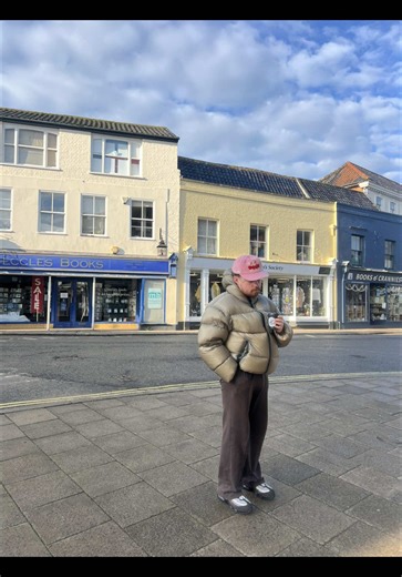 My journey Hey I’m Jake aka. The Raving Barber and I restarted a couple of years ago. Forever I worked in sales, and to be honest I was bloody good at it, but I was never fulfilled. After travelling around the world, going through promotions I took a step into Property and unfortunately was made redundant. This ruined me and I took 8 months out of work, living off my savings to get my head right, which to be honest, never really worked. It was deeper than that and I realised I was replaceable. A