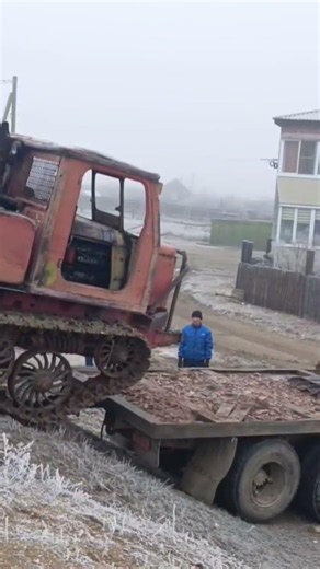погрузка трактора тт-4 на камаз жесть