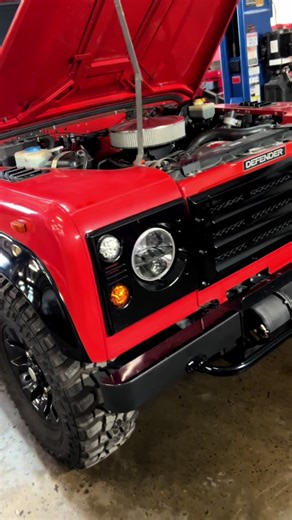 Exploring the Classic Land Rover Defender Features