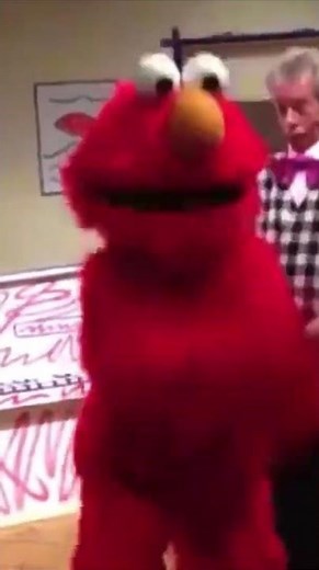Elmo & Mr. Noodle dancing to The Outhere Brothers Pt. 2 💃🕺 ‪@sesameplace‬