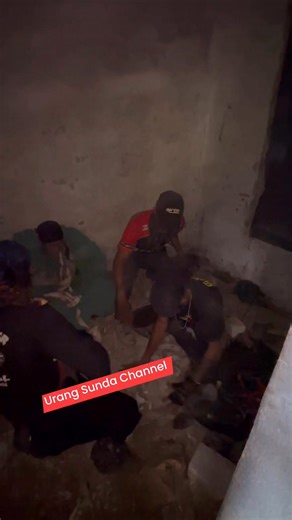 The extraction of the mystical object by the hobby horse in a very haunted empty house #reelsfbシ #reelsfypシ #usareels #viral #kudalumping | Arifin Engko