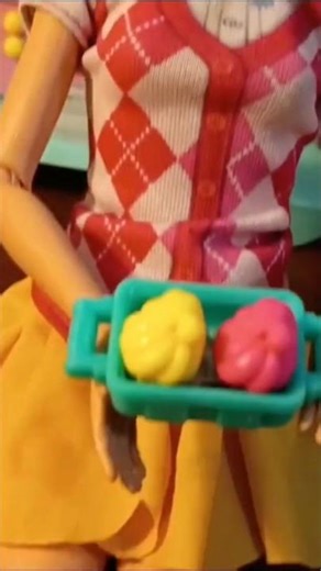 🧁😋 Barbie Making Cupcakes! #barbie