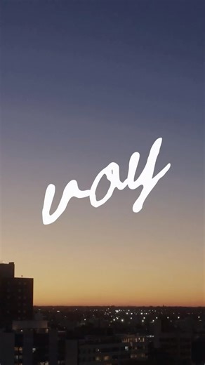 CÁSCARA COLLECTIVE on Instagram: "VOY es un desafío abierto de 7 días para dejar de postergar una idea y publicar tu primera pieza original. Del 16 al 23 de febrero, vas a participar de 3 sesiones en vivo con nosotros, donde vas a aprender a pensar, producir y publicar una pieza real. Durante el desafío vas a trabajar sobre: - Tu propio sistema de contenidos - Desarrollo y claridad creativa - Sistema operativo y de organización en Notion - Feedback y comunidad en vivo VOY existe para resolver un