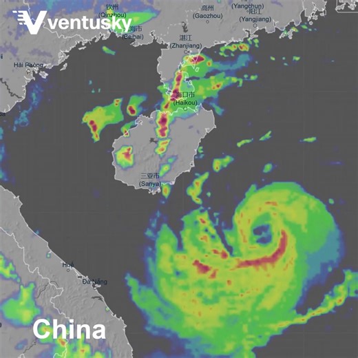 Thanks to merging hundreds of radars and satellite data in one place, Ventusky now shows real-time rainfall in high resolution across the globe 😍 — even in Africa with sparse radar coverage, or the cyclone near China tracked by neighboring radars. Check out the video of rainfall intensity over the last few hours from selected locations! ⚡🌧️ | Ventusky