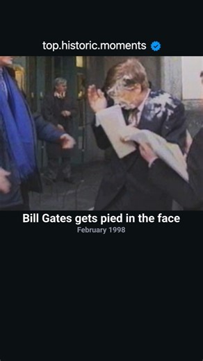 Top Historic Moments on Instagram: "On February 4, 1998, Bill Gates visited Brussels for meetings. Noël Godin, a Belgian prankster, targeted him. Godin hit Gates in the face with a cream pie. Gates laughed it off, saying it wasn't tasty. He declined to press charges. #billgates #gates #brussels #tart #entartrage #microsoft #pie #ad #attack #tophistoric #belgium🇧🇪"