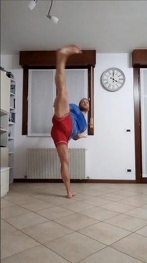 ONE LEG KICKING COMBINATION #taekwondo #taekwondokicks #martialarts #taekwondotraining #kicking #tkd