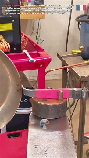 Fabrication d'une poêle à frire haut de gamme: chauffage par induction et courbure du manche