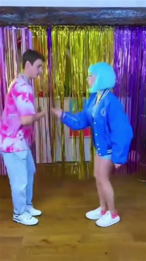 تينا وكريس🙂‍↕️🩵#تيم_تين_بالعربي #تيميتار #اريل #كيتي #ميا #تينا #ايفا #زاك #كريستي #كيسي #دوني