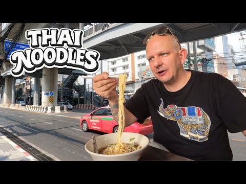 If You Love Thai Noodles, You NEED to Watch This 🇹🇭