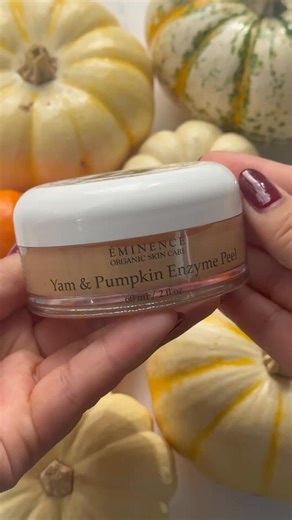 Have you tried our Yam and Pumpkin Enzyme Peel 5%? Leave a 🎃 in the comments if so! This peel is a seasonal skin care favorite for firm, radiant-looking skin, designed to accelerate exfoliation and improve the look of uneven texture and fine lines✨ Essential Tip: After removing the peel, don't forget to follow with the Soothing Chamomile Tonique to deactivate the product. | Eminence Organic Skin Care