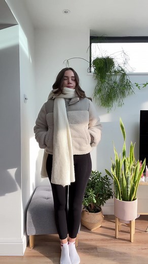 Stylish Winter Outfit Ideas with Fluffy Leggings