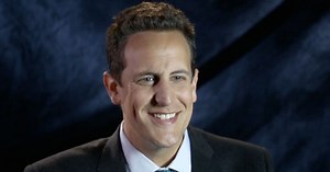 Noah Cappe - Meet Police Chief Derek Sanders - Good Witch