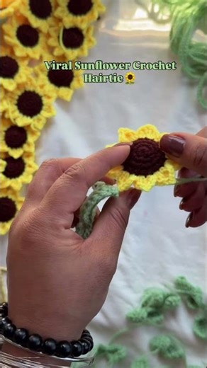 Crochet Sunflower Hairtie #crochetflowers #crochethairaccessories #crochettutorial #crochetsunflower
