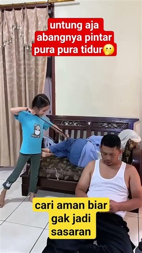 comedy pretending to sleep #videoshort #comedy