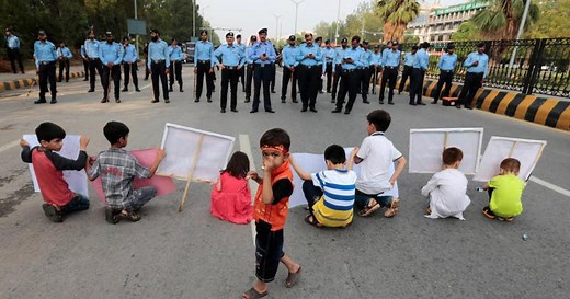 World Report 2018: Rights Trends in Pakistan