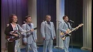 SINGING ECHOES Gonna Walk Right down By the Shinni Chords - ChordU