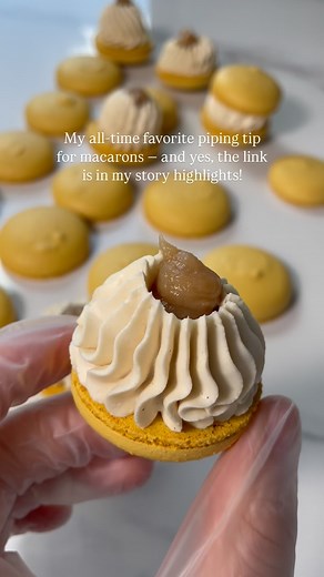 409K views · 8.3K reactions | I get questions about this piping tip every single day — it creates that perfect ring for macarons with space inside for jam, caramel, or ganache. It works best with whipped or soft ganache. ✨ If your filling is super thick (like classic ganache or caramel), you’ll need strong piping bags — or they might tear! Link is in my story highlights, or DM me and I’ll send it to you directly.  | Cakeok.bakery | Facebook
