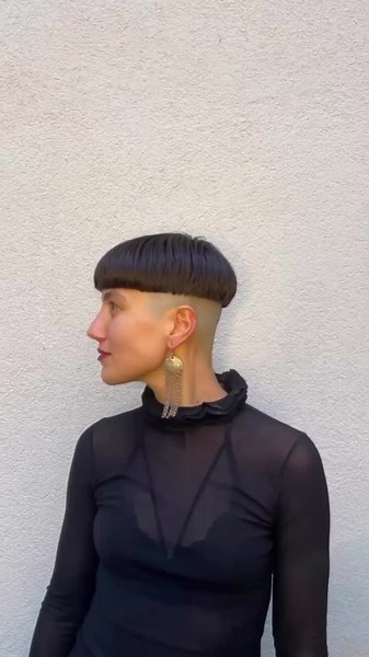 Unique Mushroom Hairstyle Ideas for Women