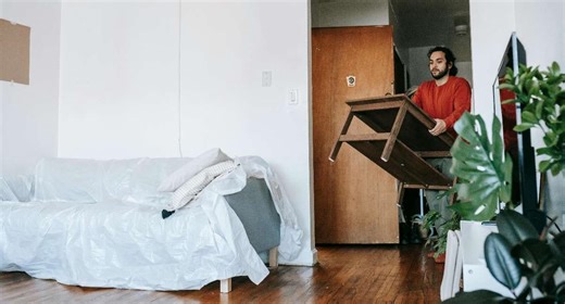 Qué significa que a alguien le guste cambiar cosas de lugar, según psicología: ¿es grave?