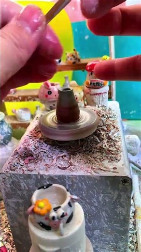 Learn Pottery: Fingertip Craft of Twisted Clay Vases