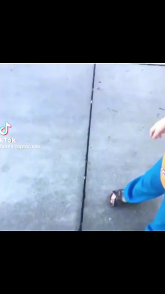 There..there called my sandals😂😂