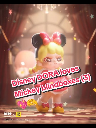 Traemos una de nuestras últimas novedades, adorable y 100% recomendada para amantes de Disney, de lo Kawaii, de las figuras de buen tamaño y como siempre...de las blindboxes!! Esta colección de cajas sorpresa de Dora, en la cual, su diseño de personajes tan genialoso hace match con personajes Disney, es irresistible! son figuras de tamaño considerable, con acabados en brillo, algunas en felpa y otras en irisado, con el sello de autenticidad en caja y en la figura de Disney...y algunas hasta pued