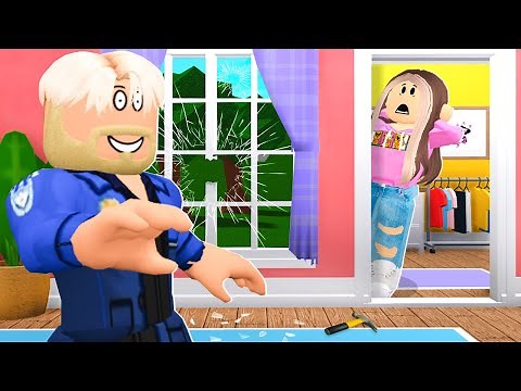 Creepy Cop Broke Into My House.. I Had To Escape! (Roblox Bloxburg)