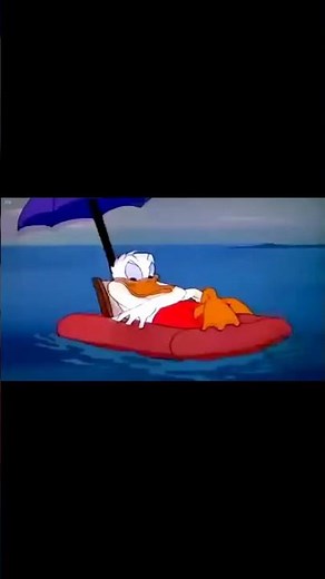 Donald Duck Bee at the Beach #Donald Duck #Bee #viralvideo