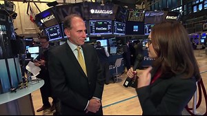First Data Raises Largest IPO of the Year