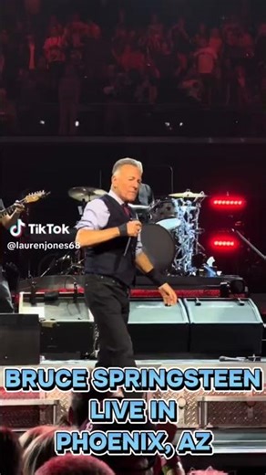Don't miss out on your 26 Tour Setlists! Bruce Springsteen live in Phoenix, AZ. #brucespringsteen