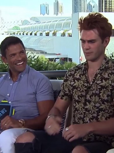 Edición de Mark Consuelos: El joven y encantador
