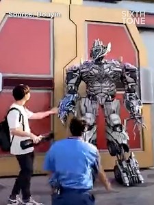 885K views · 2.5K reactions | Universal Beijing Resort’s Transformers character, Megatron, became “angry” with a visitor this week, causing a stir online. | Sixth Tone | Facebook